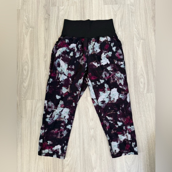 Lululemon Tranquil Crop Kara Blossom Multi | Retired Edition Size 8 - Picture 8 of 11